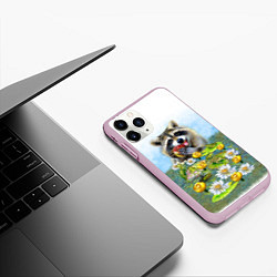 Чехол iPhone 11 Pro матовый Енот и кувшинки, цвет: 3D-розовый — фото 2