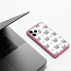 Чехол iPhone 11 Pro матовый Клоунада чб, цвет: 3D-малиновый — фото 2
