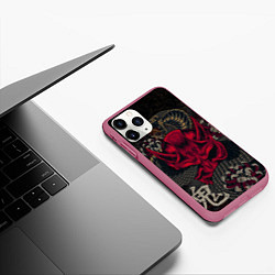 Чехол iPhone 11 Pro матовый Oni mask and snake, цвет: 3D-малиновый — фото 2