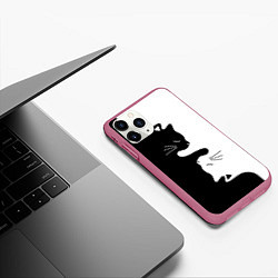 Чехол iPhone 11 Pro матовый Котики Инь-Янь, цвет: 3D-малиновый — фото 2