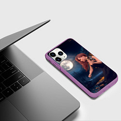 Чехол iPhone 11 Pro матовый Девушка играет на скрипке в ночном парке, цвет: 3D-фиолетовый — фото 2