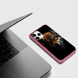 Чехол iPhone 11 Pro матовый Оскал дикого волка, цвет: 3D-малиновый — фото 2