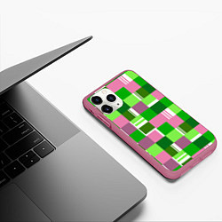 Чехол iPhone 11 Pro матовый Ретро квадраты ванильные, цвет: 3D-малиновый — фото 2