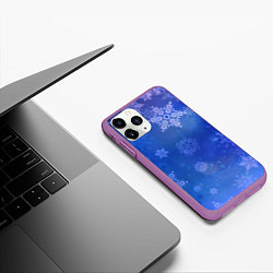 Чехол iPhone 11 Pro матовый Декоративные снежинки на фиолетовом, цвет: 3D-фиолетовый — фото 2