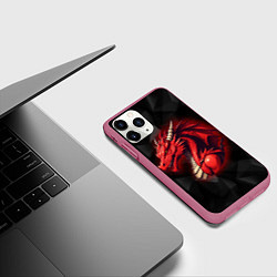 Чехол iPhone 11 Pro матовый Красный дракон на полигональном черном фоне, цвет: 3D-малиновый — фото 2