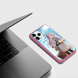 Чехол iPhone 11 Pro матовый Фрирен с цветами в руке, цвет: 3D-малиновый — фото 2
