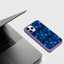 Чехол iPhone 11 Pro матовый Новогодняя гжельская роспись чёрный фон, цвет: 3D-фиолетовый — фото 2
