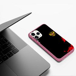 Чехол iPhone 11 Pro матовый Россия спорт краски, цвет: 3D-малиновый — фото 2
