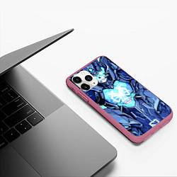 Чехол iPhone 11 Pro матовый Синий череп киберпанк, цвет: 3D-малиновый — фото 2