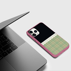 Чехол iPhone 11 Pro матовый Клетка и рюши в салатовом цвете, цвет: 3D-малиновый — фото 2