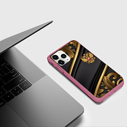 Чехол iPhone 11 Pro матовый Золотой герб России на черном фоне лепнина, цвет: 3D-малиновый — фото 2