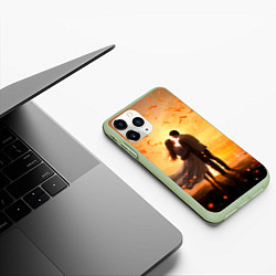 Чехол iPhone 11 Pro матовый Влюбленная пара на закате, цвет: 3D-салатовый — фото 2