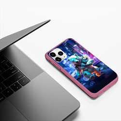 Чехол iPhone 11 Pro матовый Белый медведь в мегаполисе - киберпанк, цвет: 3D-малиновый — фото 2