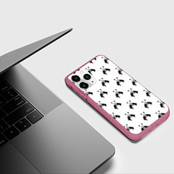 Чехол iPhone 11 Pro матовый Panda love - pattern, цвет: 3D-малиновый — фото 2