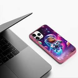 Чехол iPhone 11 Pro матовый Космонавт капибара в неоновом космосе, цвет: 3D-малиновый — фото 2