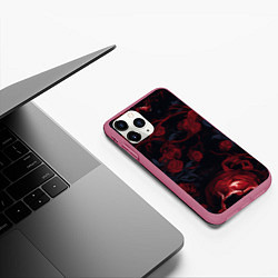 Чехол iPhone 11 Pro матовый Черепа и алые розы, цвет: 3D-малиновый — фото 2