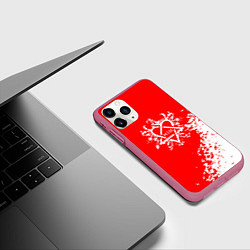 Чехол iPhone 11 Pro матовый Him финская, цвет: 3D-малиновый — фото 2
