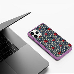 Чехол iPhone 11 Pro матовый Красные звезды на камуфляже, цвет: 3D-фиолетовый — фото 2