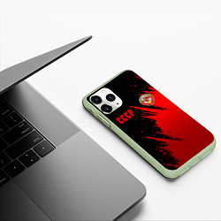 Чехол iPhone 11 Pro матовый СССР - черно-красный, цвет: 3D-салатовый — фото 2