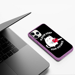 Чехол iPhone 11 Pro матовый Белый кот с электропилой, цвет: 3D-фиолетовый — фото 2