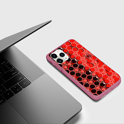 Чехол iPhone 11 Pro матовый Техно-киберпанк шестиугольники красный и чёрный с, цвет: 3D-малиновый — фото 2