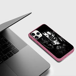 Чехол iPhone 11 Pro матовый Суровый викинг в железном шлеме, цвет: 3D-малиновый — фото 2
