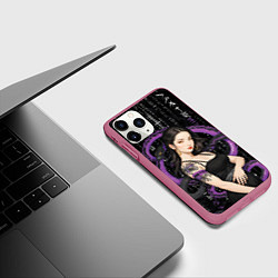 Чехол iPhone 11 Pro матовый Девушка с тату на руке и пурпурная змея, цвет: 3D-малиновый — фото 2