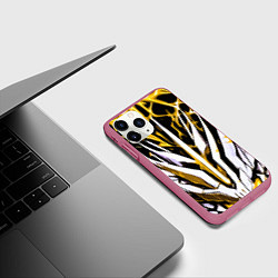 Чехол iPhone 11 Pro матовый Чёрный фон, жёлто-белая абстракция, цвет: 3D-малиновый — фото 2