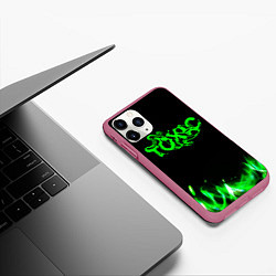 Чехол iPhone 11 Pro матовый Toxic text, цвет: 3D-малиновый — фото 2