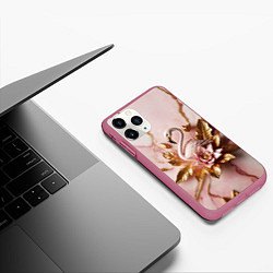 Чехол iPhone 11 Pro матовый Розовый фламинго и лотос из мрамора и золота, цвет: 3D-малиновый — фото 2