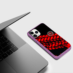 Чехол iPhone 11 Pro матовый Mercedes следы от шин, цвет: 3D-фиолетовый — фото 2