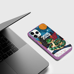 Чехол iPhone 11 Pro матовый Зеленая новогодняя змея с пятнами, цвет: 3D-фиолетовый — фото 2
