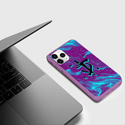 Чехол iPhone 11 Pro матовый Doom neon flame, цвет: 3D-фиолетовый — фото 2