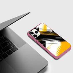 Чехол iPhone 11 Pro матовый Диагональные жёлто-чёрные линии на белом фоне, цвет: 3D-малиновый — фото 2