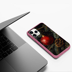 Чехол iPhone 11 Pro матовый Красные новогодние шары с шишкой, цвет: 3D-малиновый — фото 2