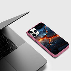 Чехол iPhone 11 Pro матовый Черная треснутая плита - текстура, цвет: 3D-малиновый — фото 2
