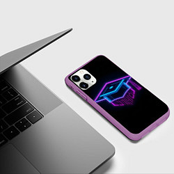 Чехол iPhone 11 Pro матовый Неоновый магистр, цвет: 3D-фиолетовый — фото 2