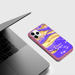 Чехол iPhone 11 Pro матовый Фиолетово-золотая жидкая текстура, цвет: 3D-малиновый — фото 2