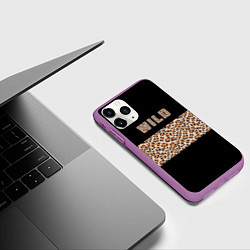 Чехол iPhone 11 Pro матовый Полоса с леопардовым паттерном на черном, цвет: 3D-фиолетовый — фото 2