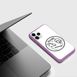 Чехол iPhone 11 Pro матовый Борьба и победа - ящер и богатырь - минимализм, цвет: 3D-фиолетовый — фото 2