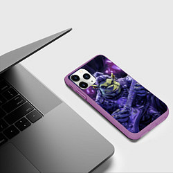 Чехол iPhone 11 Pro матовый Гитарист Шрек, цвет: 3D-фиолетовый — фото 2