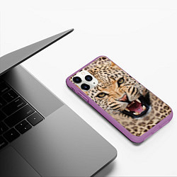 Чехол iPhone 11 Pro матовый Взгляд леопарда, цвет: 3D-фиолетовый — фото 2