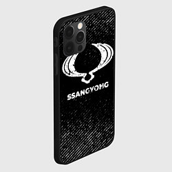 Чехол для iPhone 12 Pro SsangYong с потертостями на темном фоне, цвет: 3D-черный — фото 2