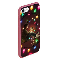 Чехол iPhone 7/8 матовый Парень с лампочками, цвет: 3D-малиновый — фото 2