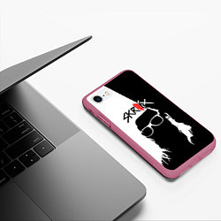 Чехол iPhone 7/8 матовый Skrillex: Black & White, цвет: 3D-малиновый — фото 2