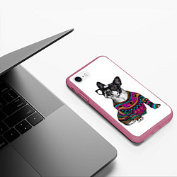 Чехол iPhone 7/8 матовый Мопс Хипстер, цвет: 3D-малиновый — фото 2