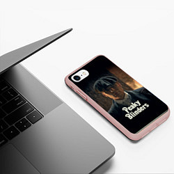 Чехол iPhone 7/8 матовый Острые Козырьки Томас Шелби, цвет: 3D-светло-розовый — фото 2