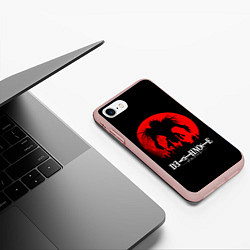 Чехол iPhone 7/8 матовый Death Note Рюк в ночи, цвет: 3D-светло-розовый — фото 2