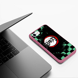 Чехол iPhone 7/8 матовый ТАНДЖИРО, KIMETSU NO YAIBA LOGO, цвет: 3D-малиновый — фото 2