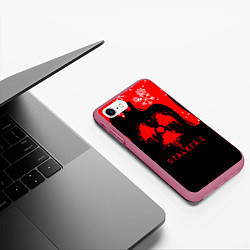 Чехол iPhone 7/8 матовый НОВОГОДНИЙ S T A L K E R 2, цвет: 3D-малиновый — фото 2